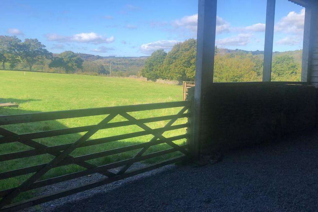 The Milking Parlour At Berthllwyd Villa Quakers Yard ภายนอก รูปภาพ