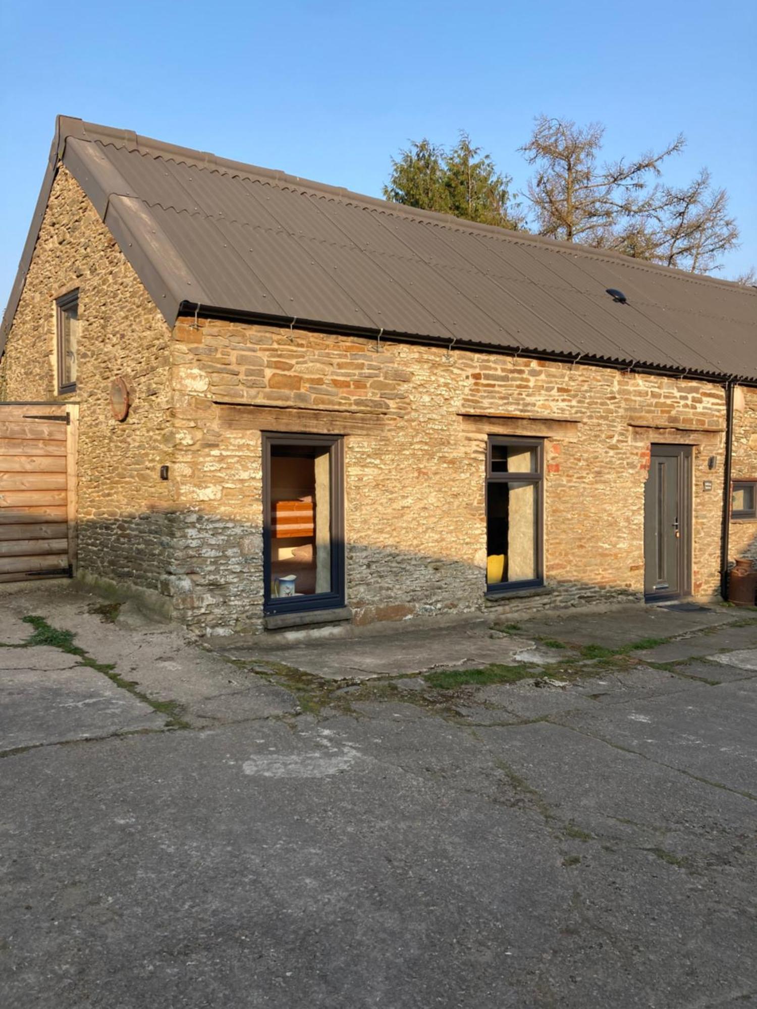 The Milking Parlour At Berthllwyd Villa Quakers Yard ภายนอก รูปภาพ